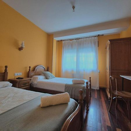 Hostal Galicia Monforte De Lemos Esterno foto